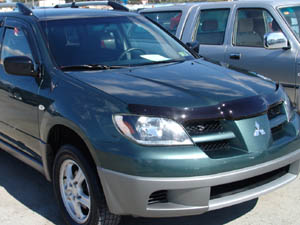 Дефлектор капота Mitsubishi Outlander 2001 - 2005.