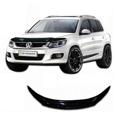 Дефлектор капота Classic черный Volkswagen Tiguan 2012.