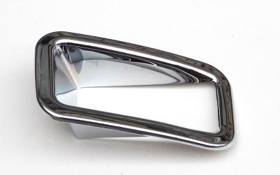 Хромированная накладка на заднюю противотуманку Toyota Highlander II (U40) 2011 - наст. время.